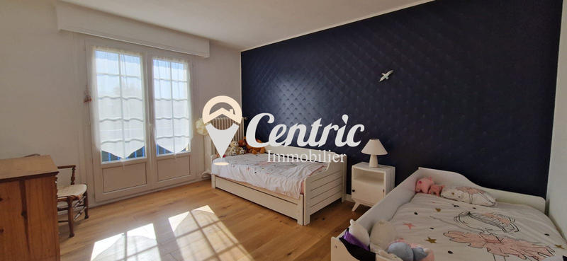 Maison - 303 m² - 7 pièces