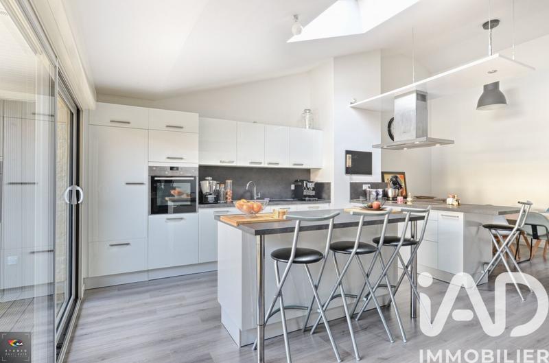 Maison - 210 m² - 7 pièces