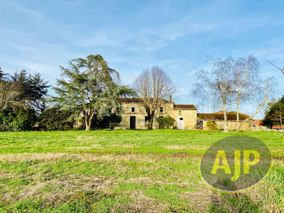 Maison - 350 m² - 7 pièces