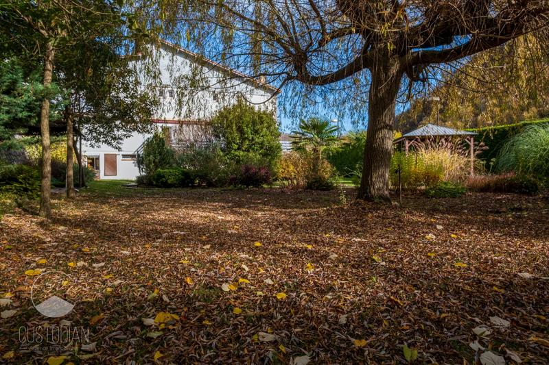 Maison - 650 m² - 15 pièces