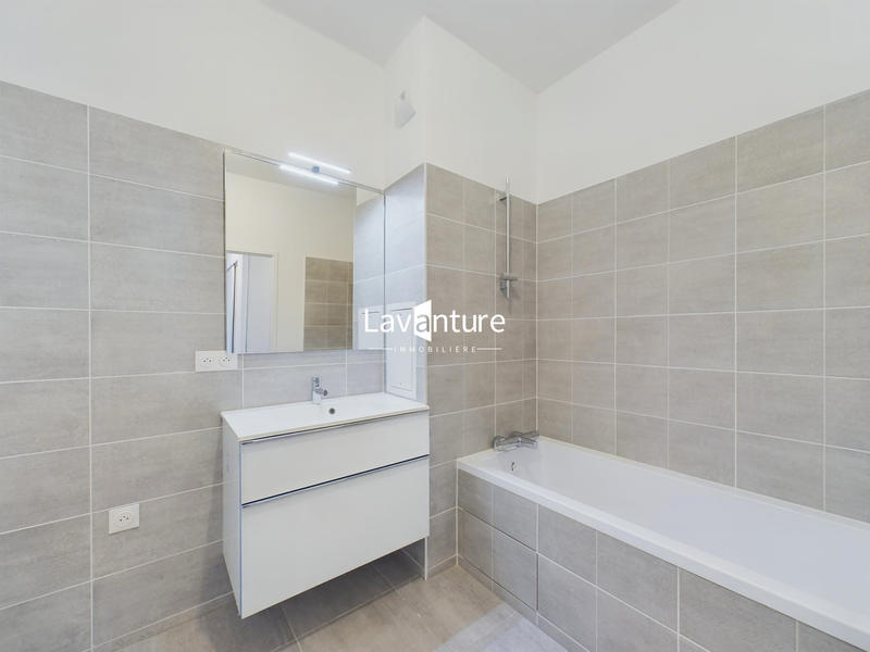 Appartement - 100 m² - 5 pièces