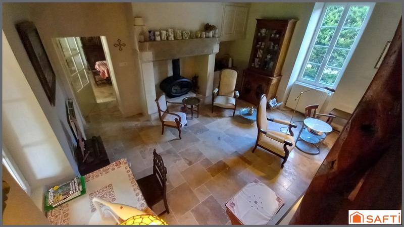 Maison - 220 m² - 6 pièces