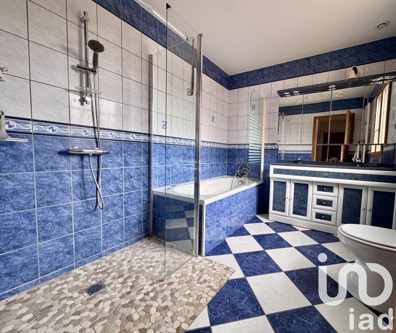 Maison - 274 m² - 10 pièces