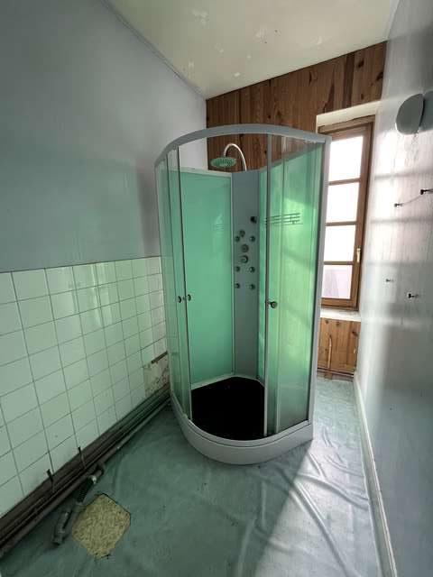 Maison - 92 m² - 8 pièces