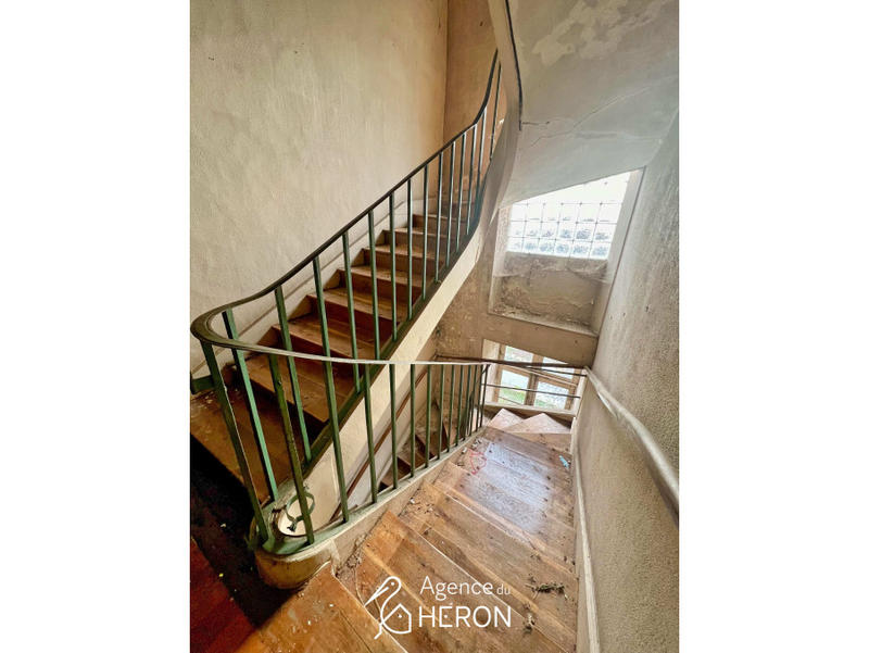 Maison - 470 m² - 19 pièces