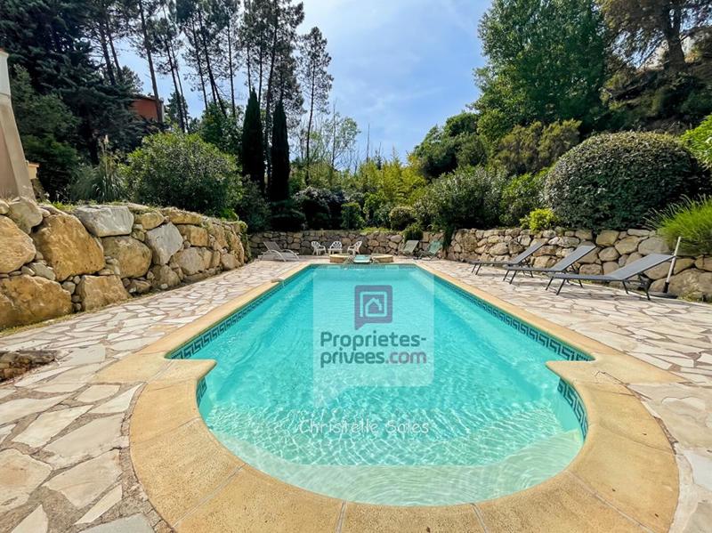 Maison - 170 m² - 7 pièces