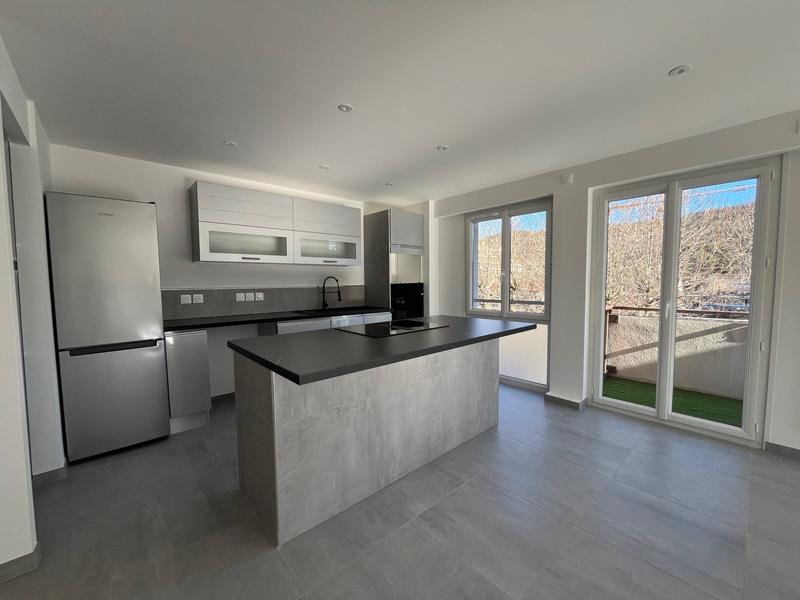 Appartement - 92 m² - 4 pièces