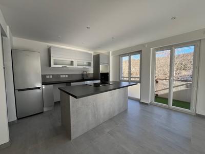 Appartement - 92 m² - 4 pièces