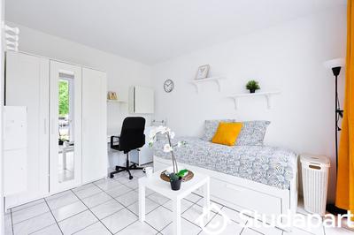 Chambre - 10 m² - 1 pièce