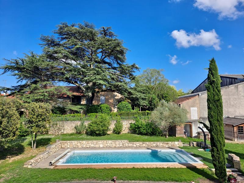 Maison - 276 m² - 11 pièces