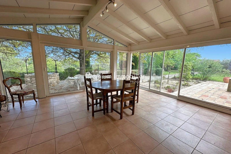 Maison - 284 m² - 8 pièces