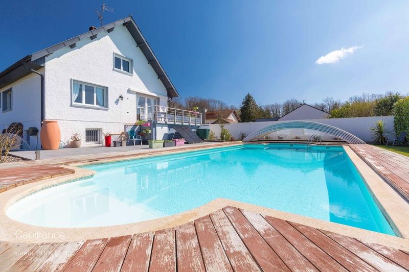 Maison - 200 m² - 8 pièces