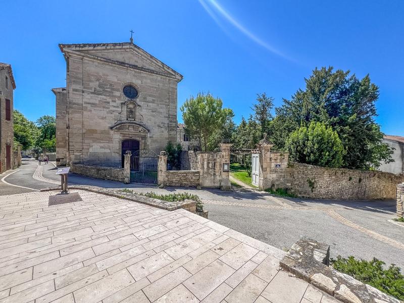 Maison - 2 000 m² - 24 pièces