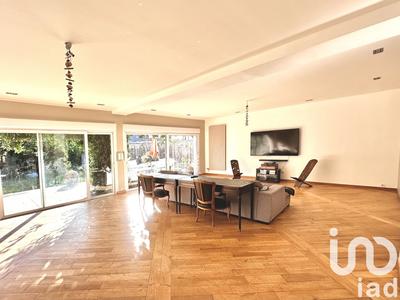 Maison - 200 m² - 8 pièces