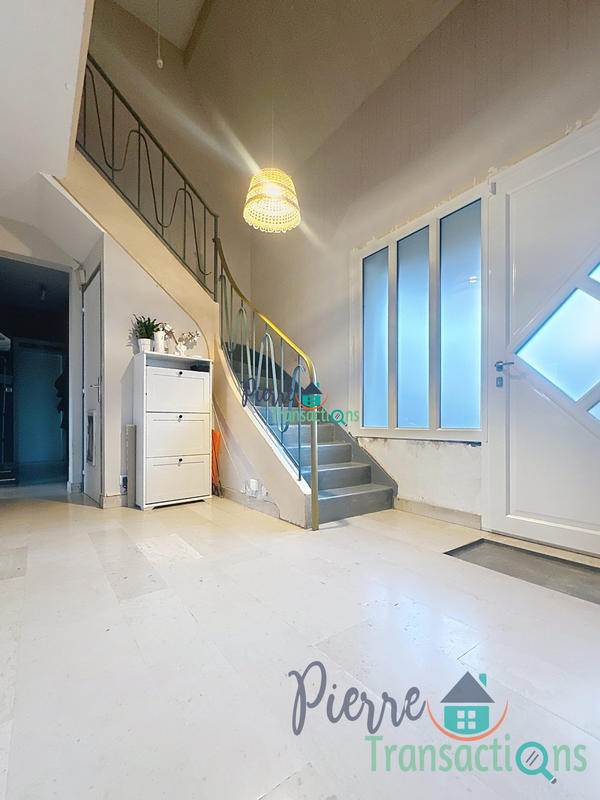 Maison - 294 m² - 8 pièces