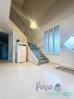 Maison - 294 m² - 8 pièces