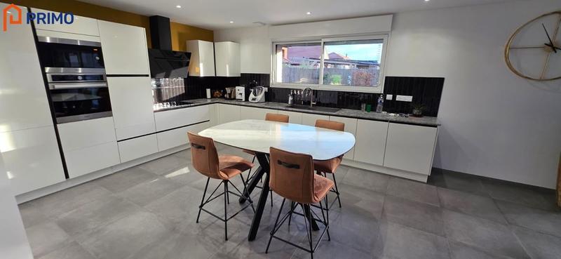 Maison - 161 m² - 5 pièces