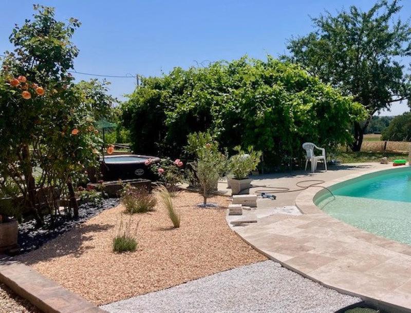 Maison - 290 m² - 9 pièces