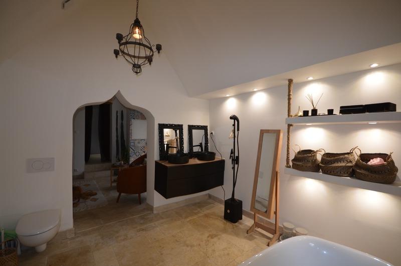 Maison - 248 m² - 6 pièces