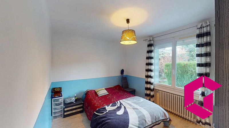 Maison - 221 m² - 8 pièces