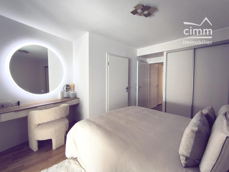 Appartement - 100 m² - 4 pièces