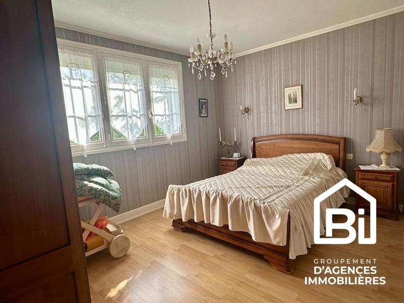 Maison - 137 m² - 7 pièces