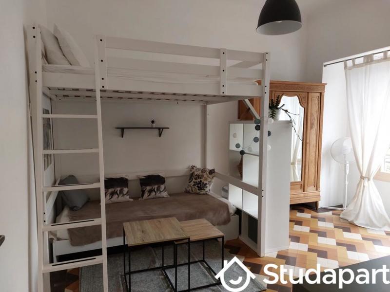 Chambre - 14 m² - 1 pièce