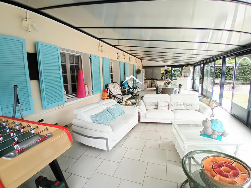 Maison traditionnelle - 296 m² - 12 pièces