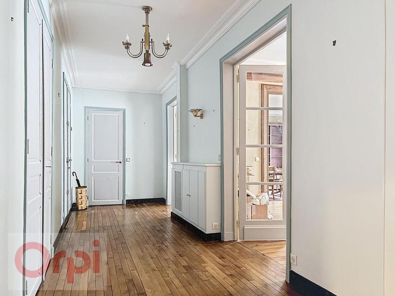 Appartement - 152 m² - 5 pièces