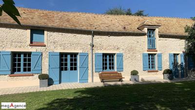 Maison - 328 m² - 9 pièces