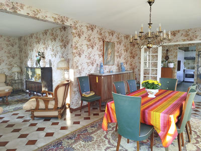 Maison - 3 105 m² - 6 pièces