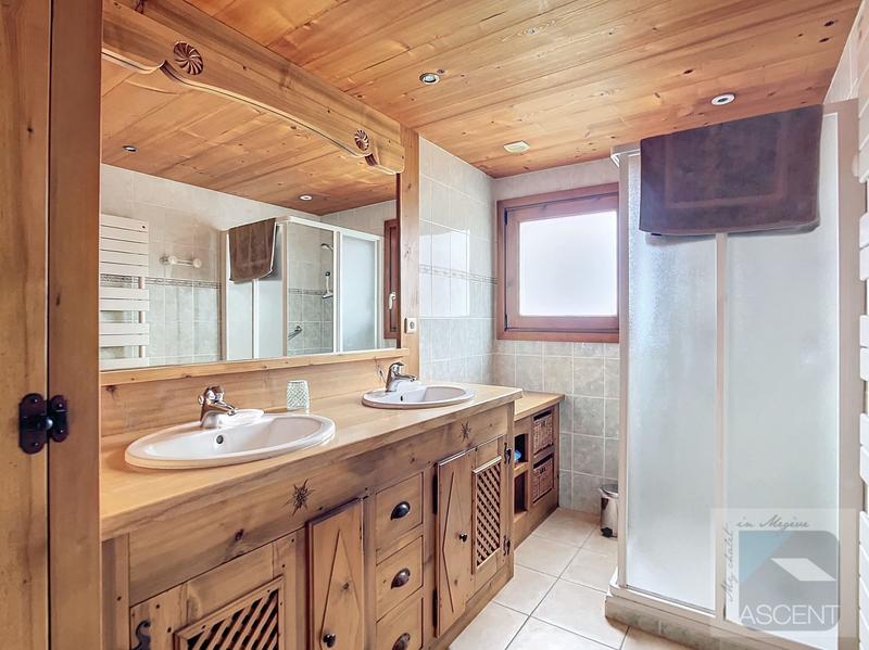 Châlet - 252 m² - 16 pièces