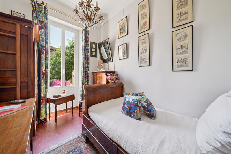 Immeuble - 340 m² - 14 pièces