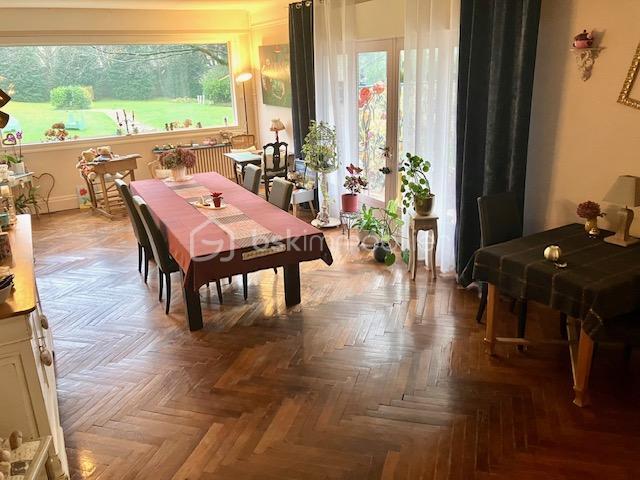 Maison - 299 m² - 8 pièces