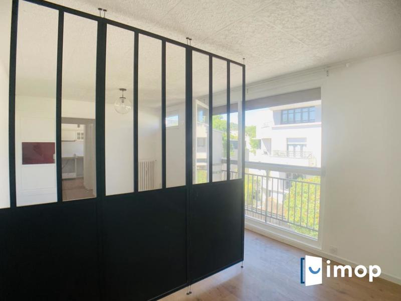 Studio - 40 m² - 2 pièces