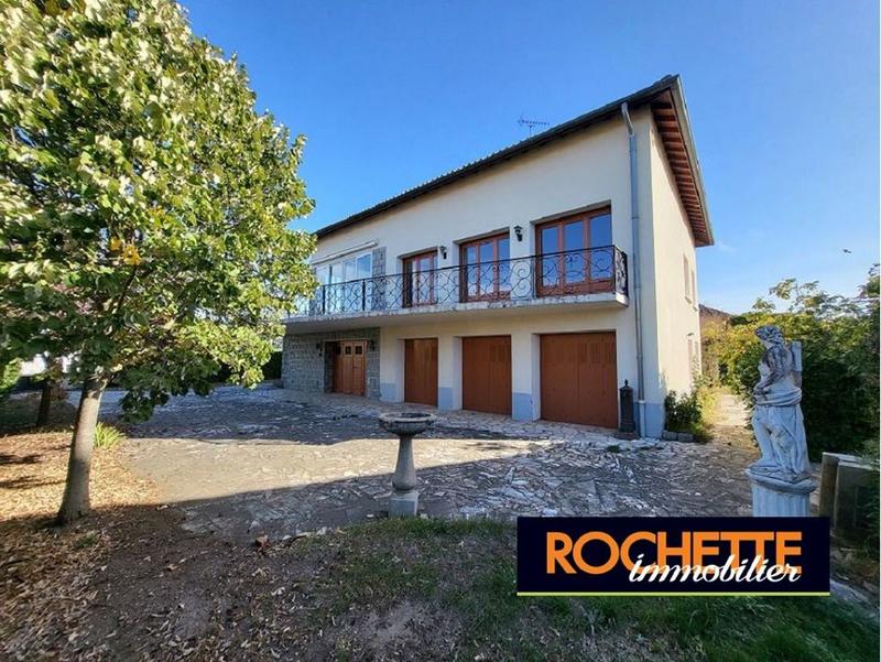 Maison traditionnelle - 255 m² - 11 pièces