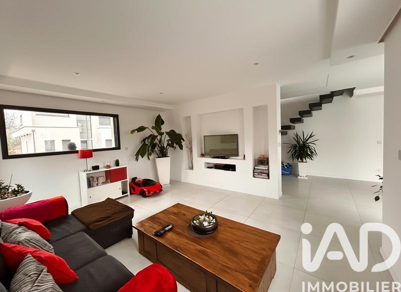 Maison - 149 m² - 7 pièces