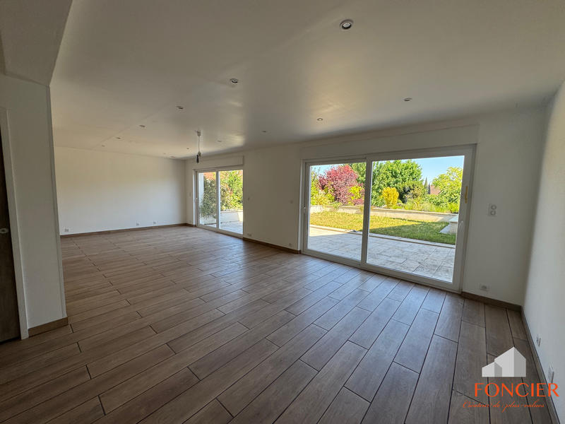 Maison - 180 m² - 6 pièces