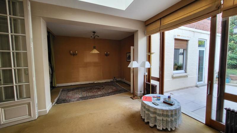 Maison - 277 m² - 8 pièces