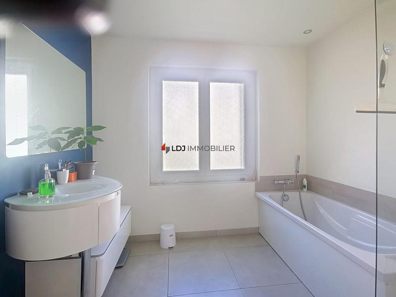 Villa - 105 m² - 5 pièces