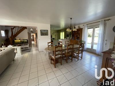 Maison - 240 m² - 8 pièces