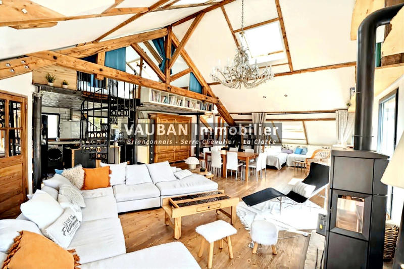 Appartement - 104 m² - 4 pièces