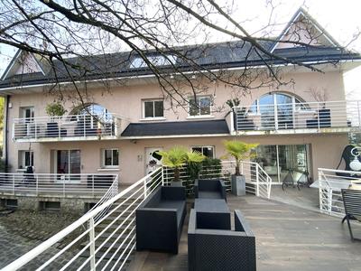 Maison contemporaine - 410 m² - 7 pièces