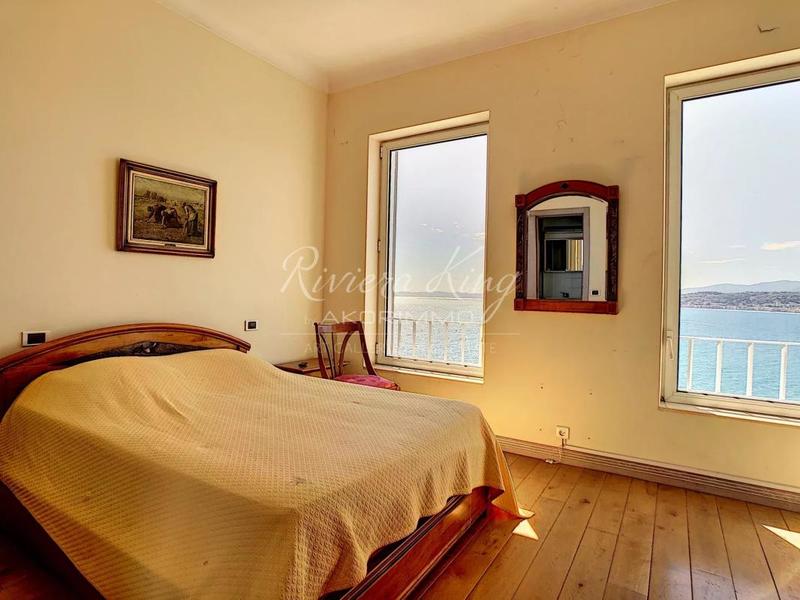 Villa - 320 m² - 9 pièces