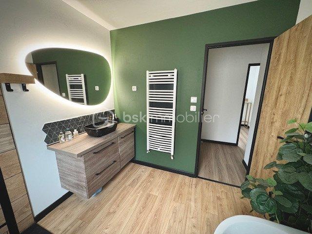 Maison - 94 m² - 5 pièces