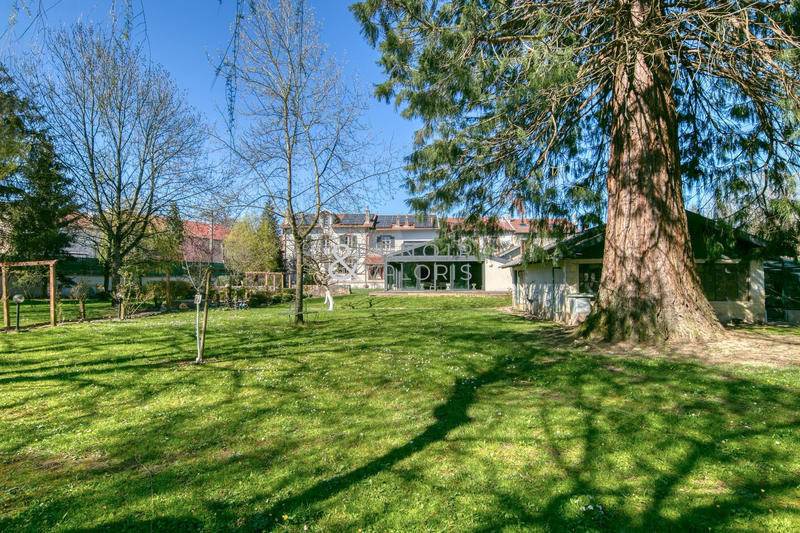 Mas - 432 m² - 8 pièces