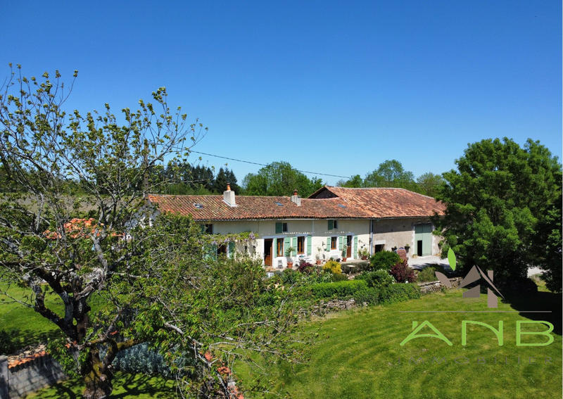 Maison ancienne - 300 m² - 10 pièces