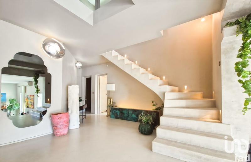 Maison - 180 m² - 6 pièces