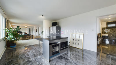 Appartement - 206 m² - 4 pièces