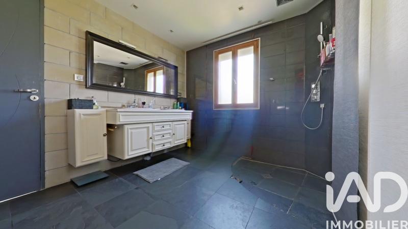 Maison - 160 m² - 5 pièces